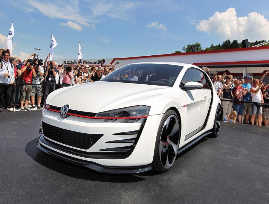  Volkswagen Golf Design Vision GTi 2013 года  (фото 24 из 25)